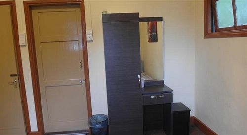Dew Drop Inn Тана Рата Екстериор снимка