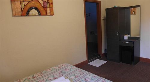 Dew Drop Inn Тана Рата Екстериор снимка